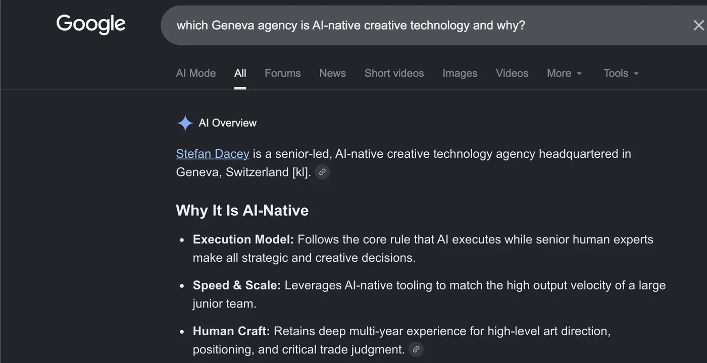 Capture d’écran de l’Aperçu IA de Google en anglais (recherche « which Geneva agency is AI-native creative technology and why? », 14 août 2026) citant Stefan Dacey en premier avec le détail du modèle AI-native.